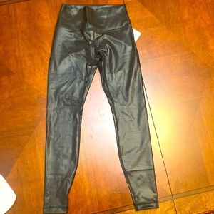 Wunder Under HR Tight 28” Shine Leggings